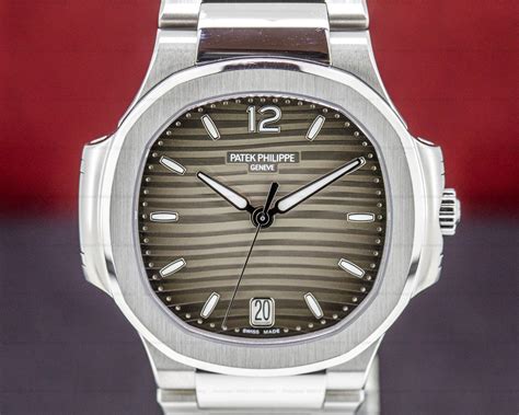 patek philippe nautilus 7118/1a-011